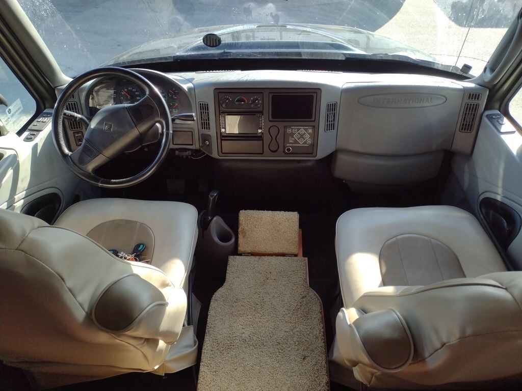 2008 Gulf Stream SUPERNOVA