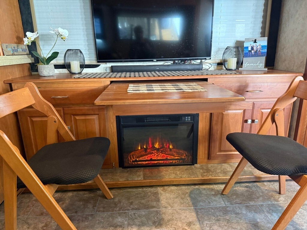 2009 Winnebago Journey Motorized Class A