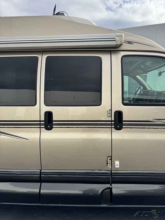 2010 Roadtrek 190 Versatile Motorized Class B