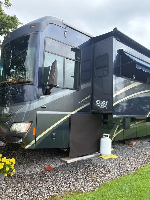 2010 Winnebago Journey Motorized Class A