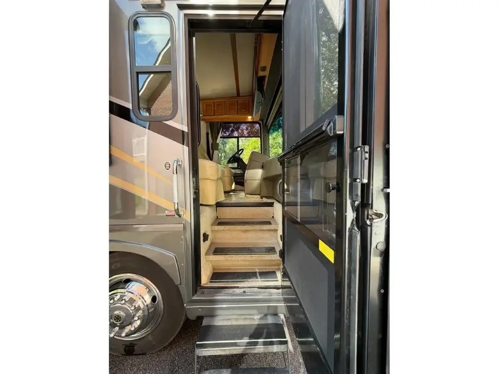 2010 Winnebago Journey Express Motorized Class A