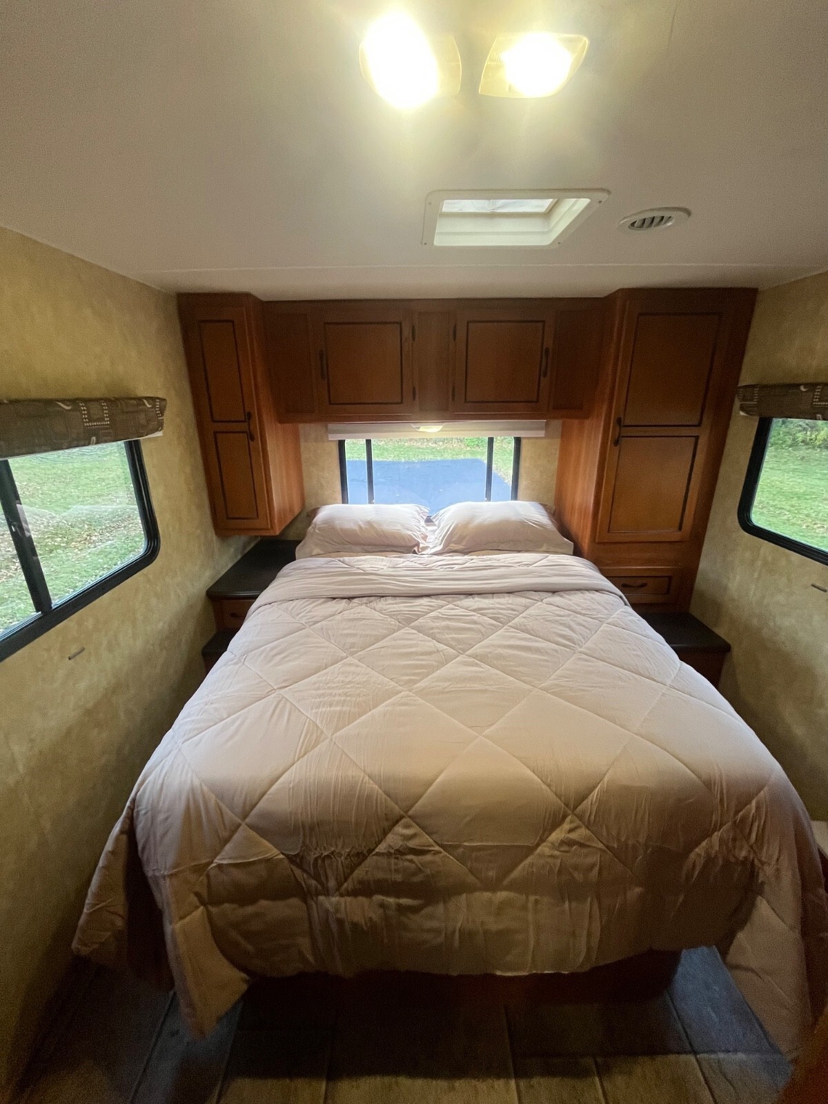 2011 Coachmen motorhome