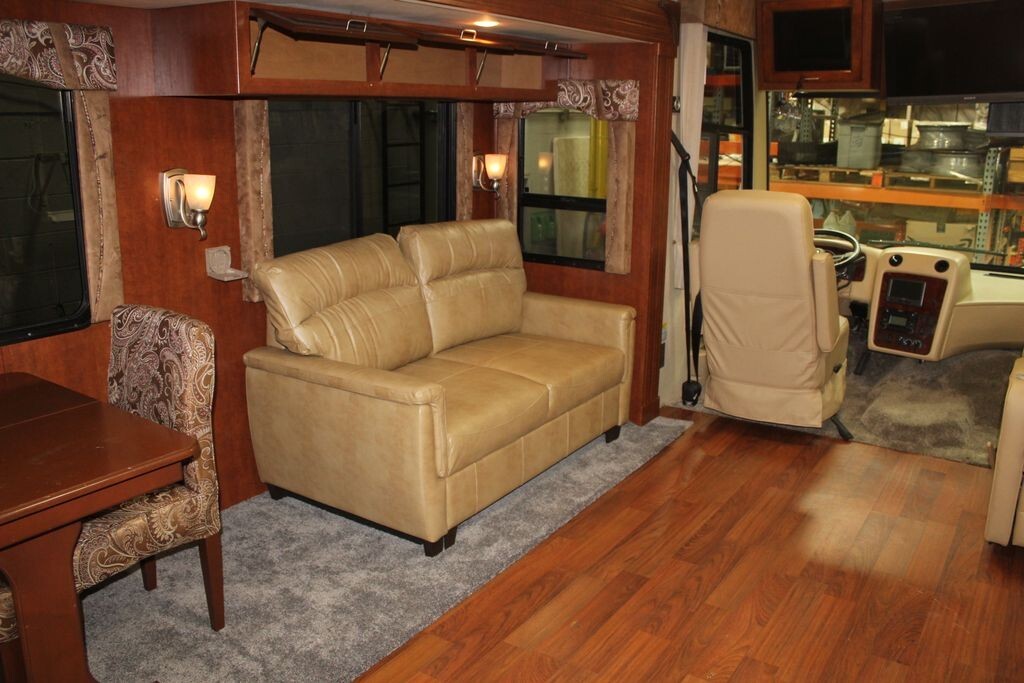 2011 Newmar Canyon Star Class A Motorhome
