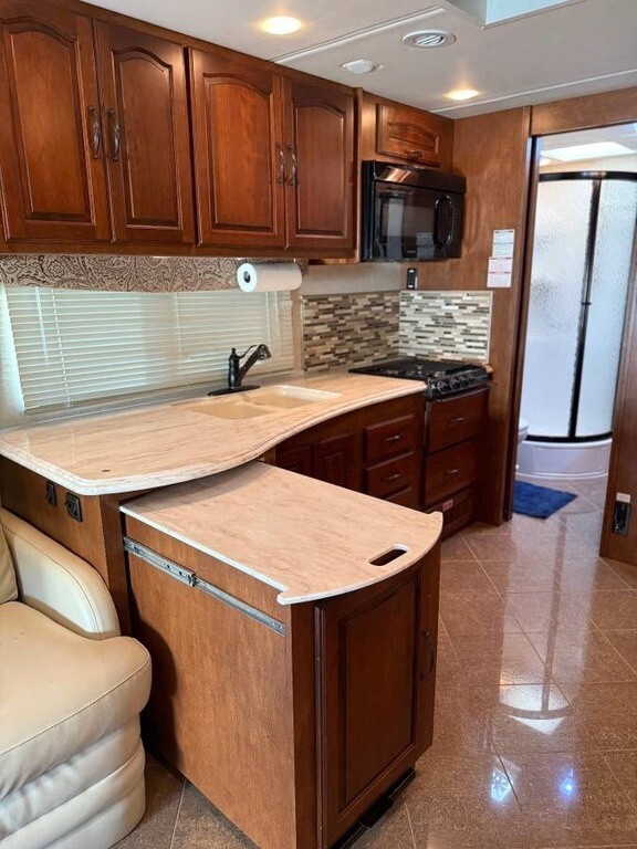 2013 Coachmen Sportscoach Cross Country Motorized Class A