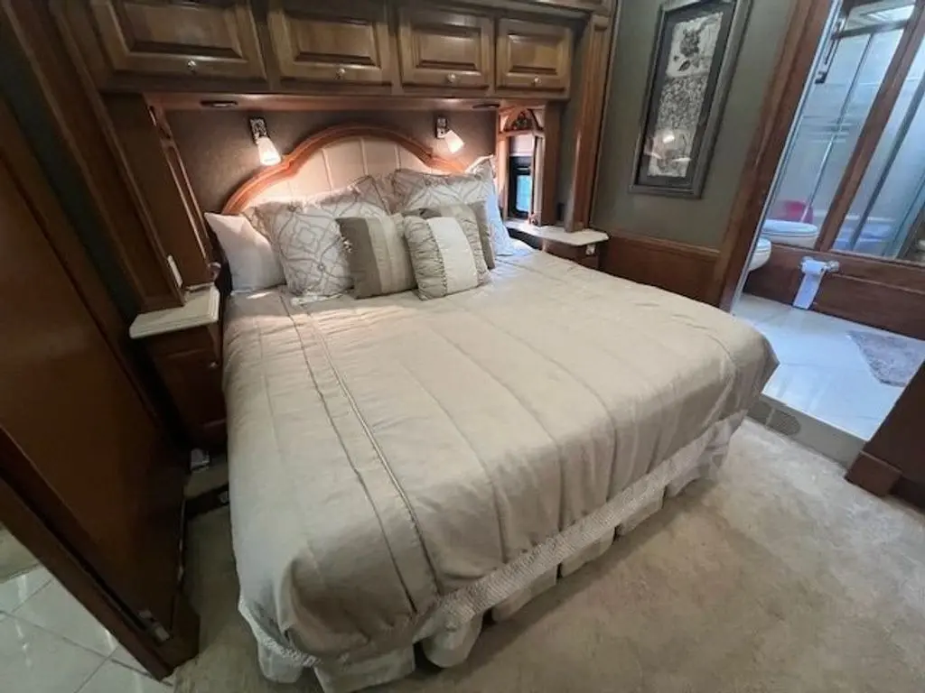 2013 Tiffin Motorhomes Phaeton Motorized Class A