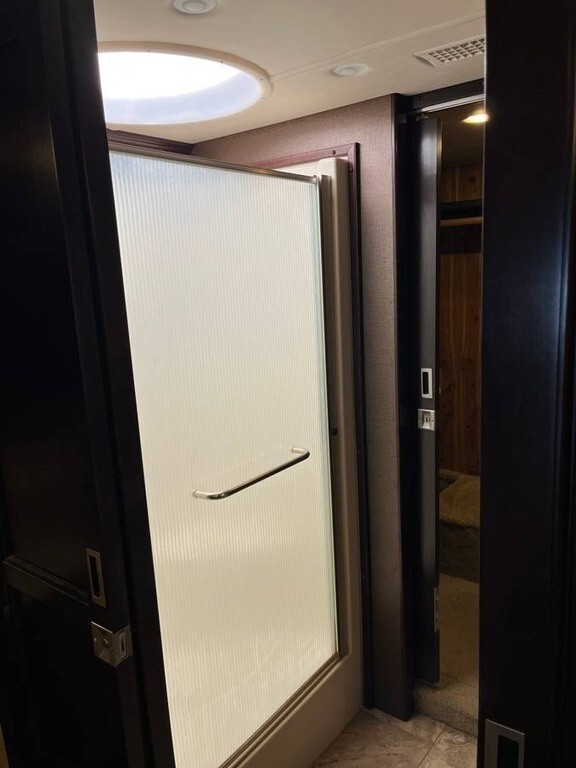 2014 American Coach American Revolution Motorized Class A