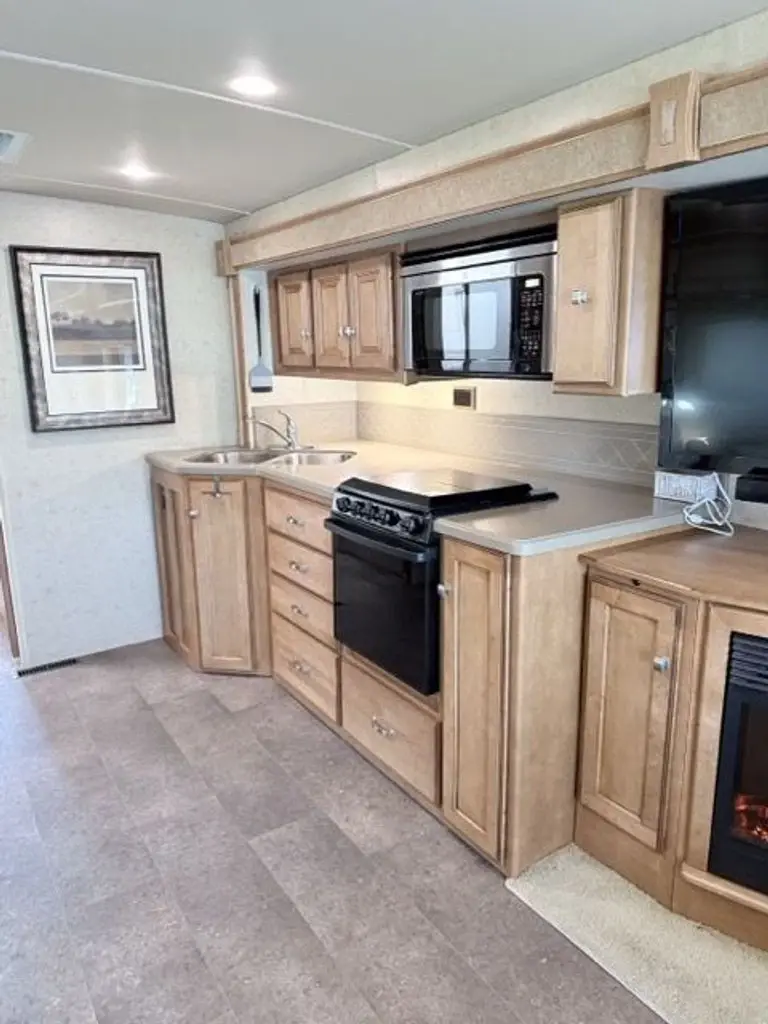 2014 Itasca Sunova Class A Motorhome