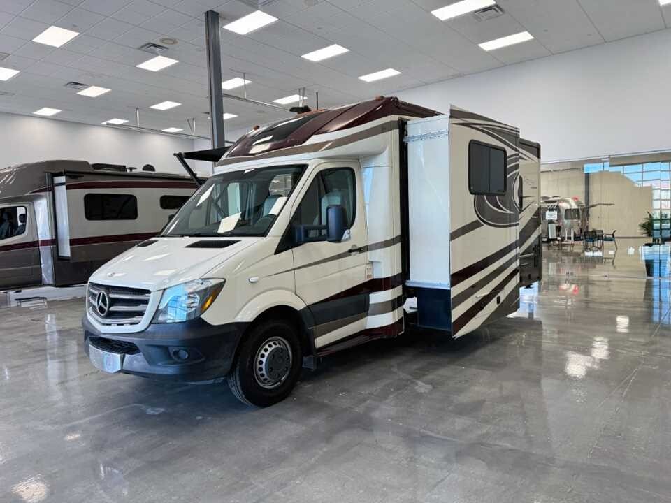 2015 WHITE COACHMEN PRISM