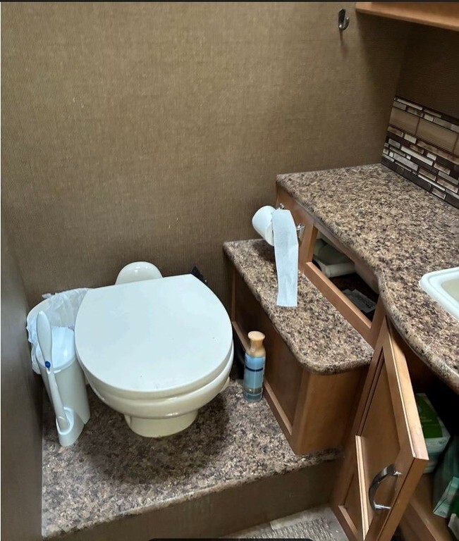 2016 Thor Motor Coach Four Winds Motorized Class C