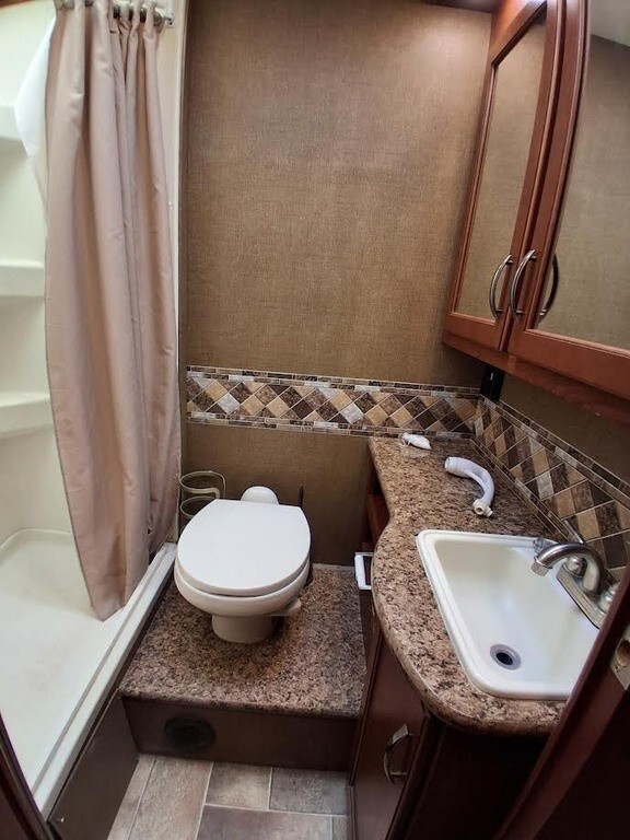 2016 Thor Motor Coach Freedom Elite Motorized Class C