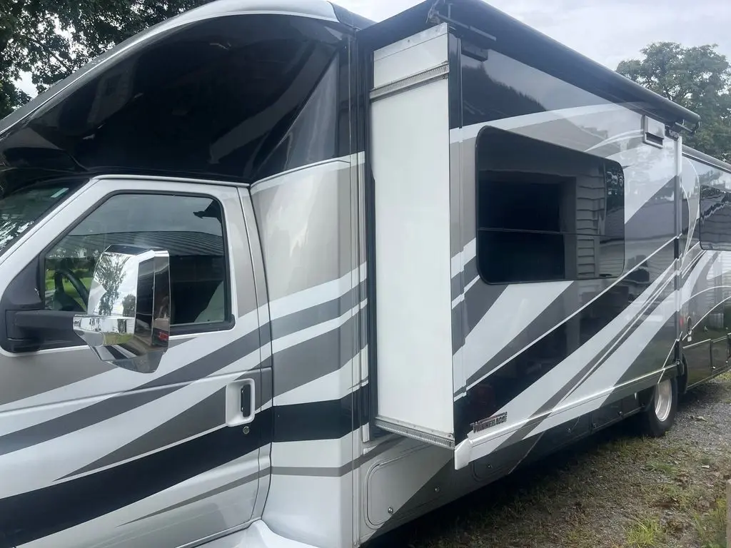 2016 Winnebago Itasca Cambria Class C Motorhome