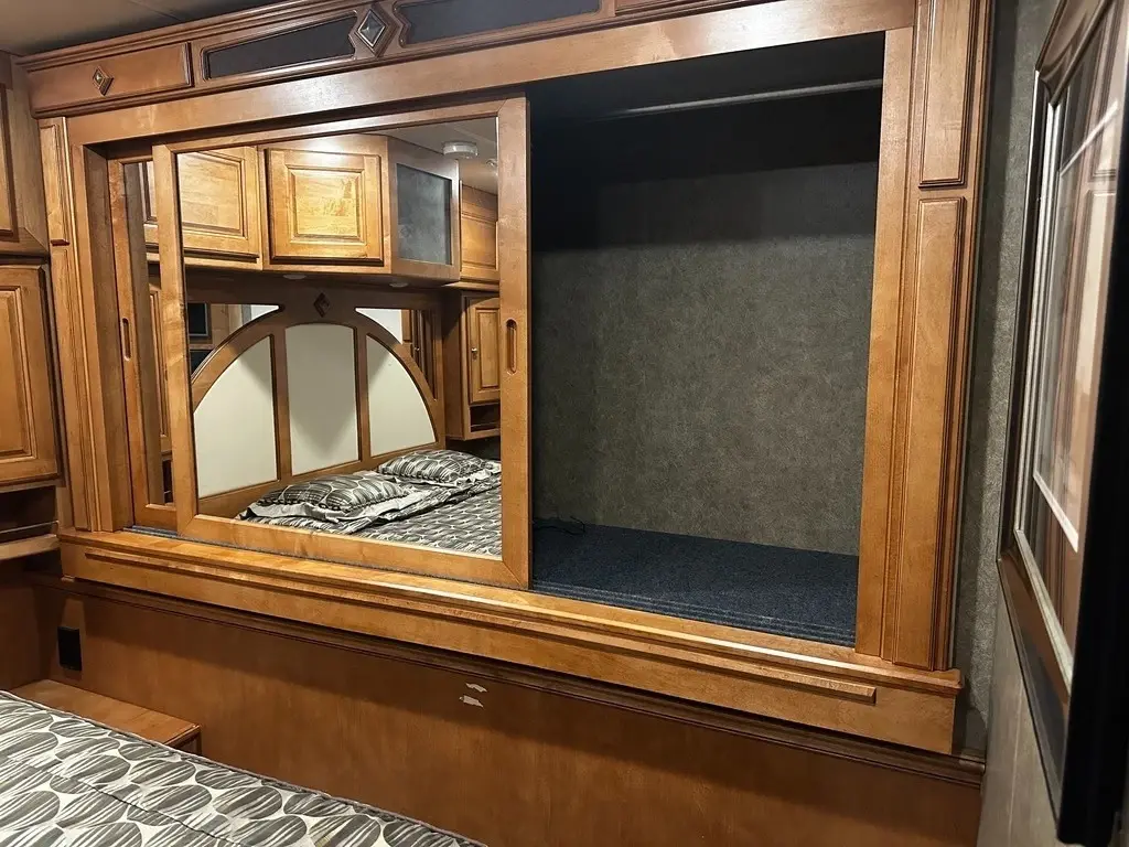 2016 Winnebago Meridian Motorized Class A