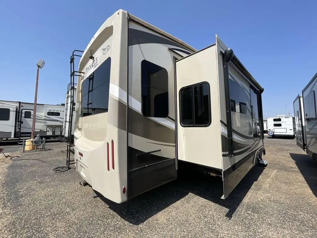 2017 Jayco Pinnacle
