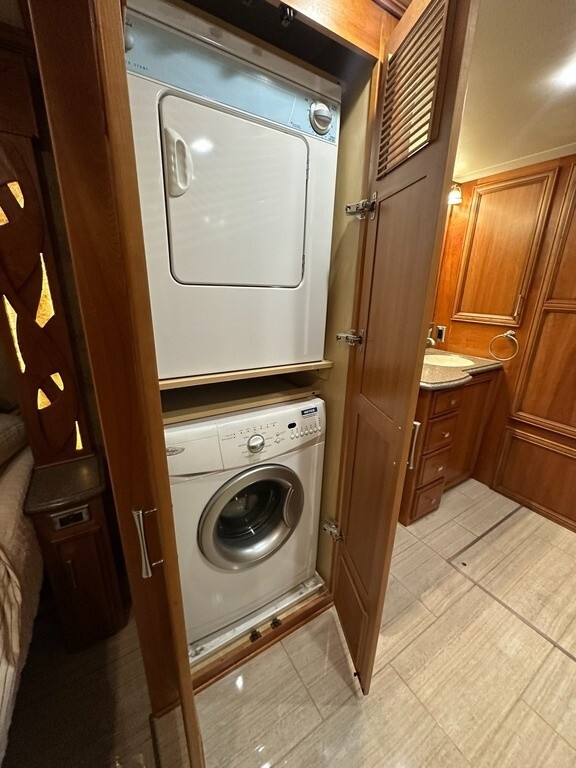 2017 Newmar Ventana Motorized Class A