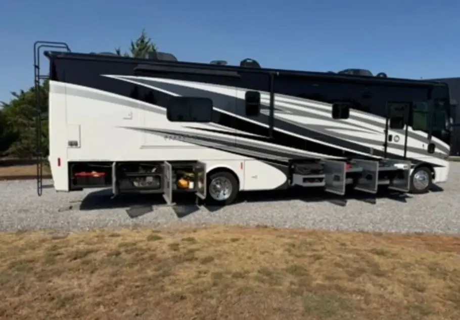 2017 Tiffin Motorhomes Allegro Motorized Class A