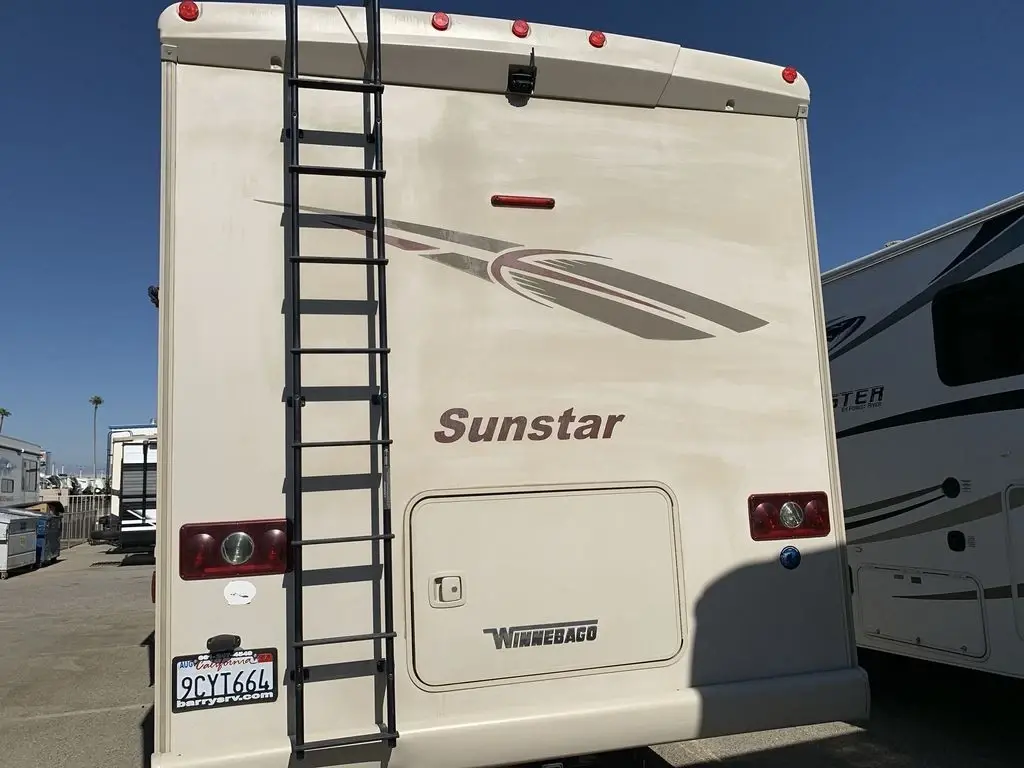 2017 Winnebago Sunstar