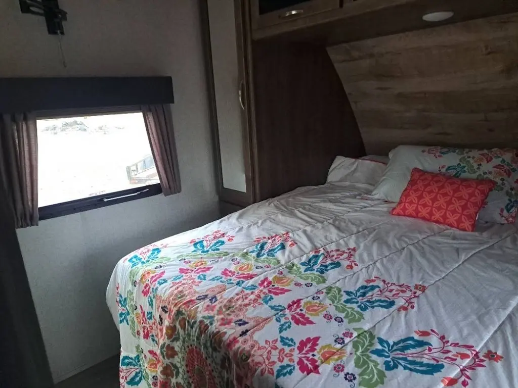 2018 Dutchmen Coleman Lantern Travel Trailer