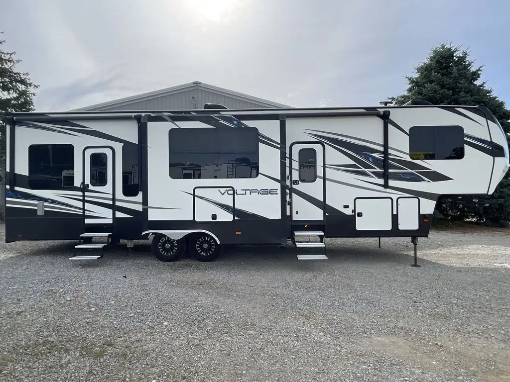 2018 Dutchmen Voltage V-Series