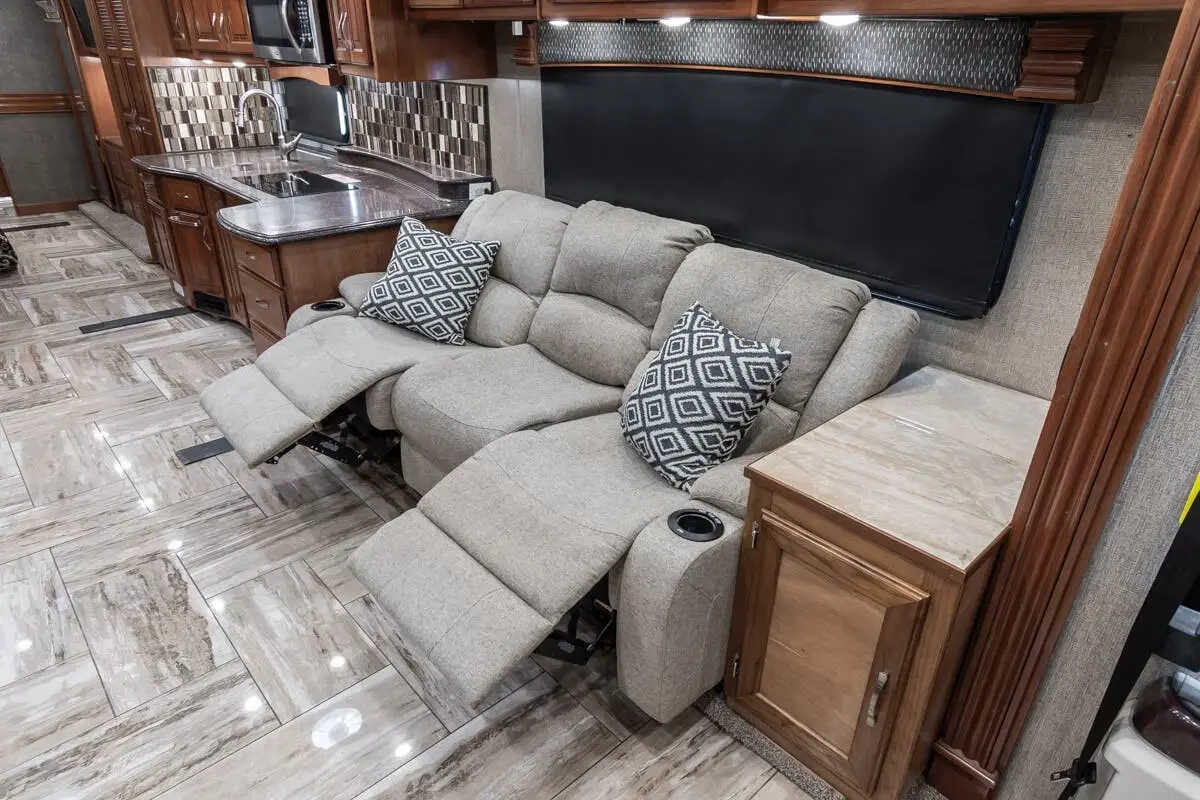 2018 Fleetwood Discovery LXE