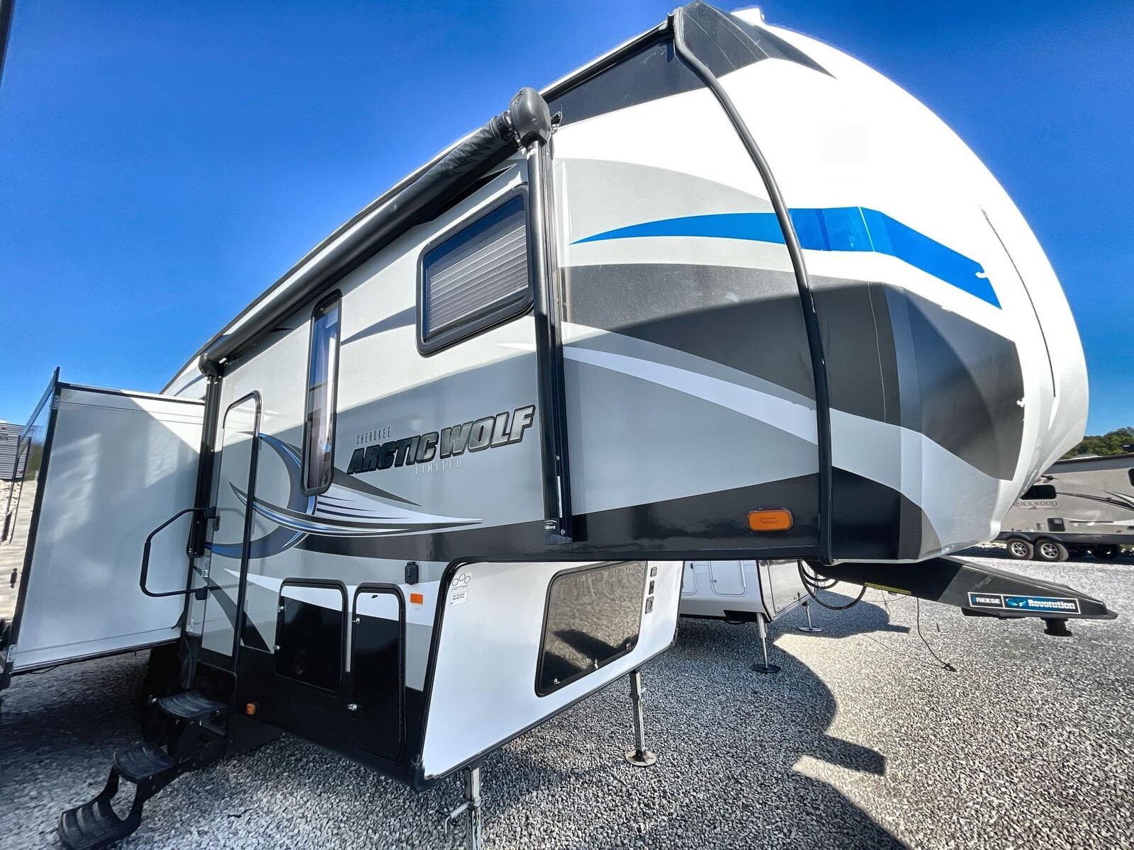 2018 Forest River Cherokee Arctic Wolf