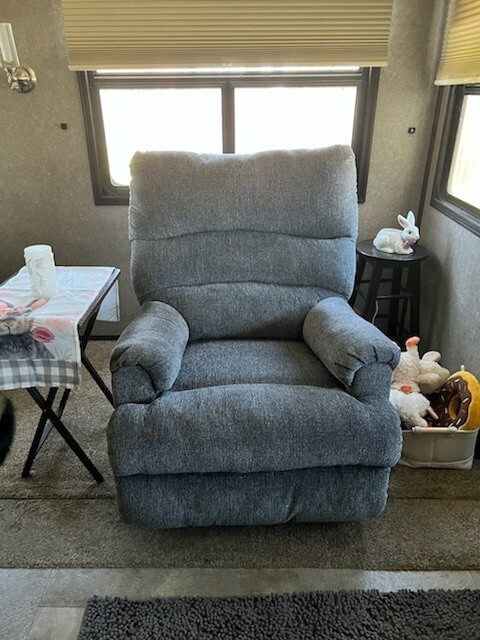 2018 Jayco North Point Fifth Wheel