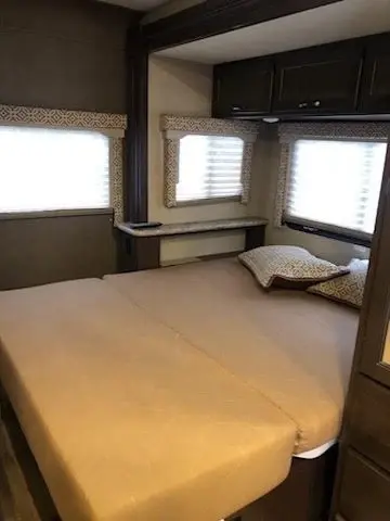 2018 Thor Motor Coach Freedom Elite Motorized Class C