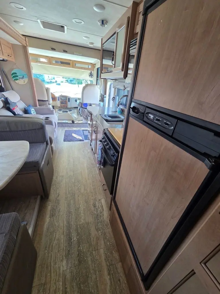 2018 Thor Motor Coach Hurricane Class A Motorhome