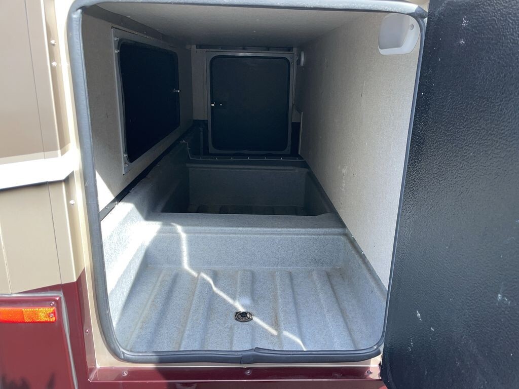 2019 Dynamax ISATA 3 SERIES