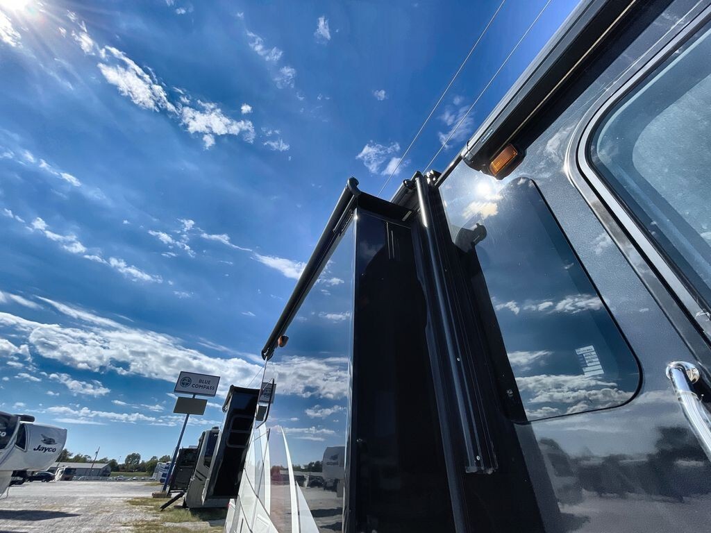 2019 Fleetwood Pace Arrow LXE