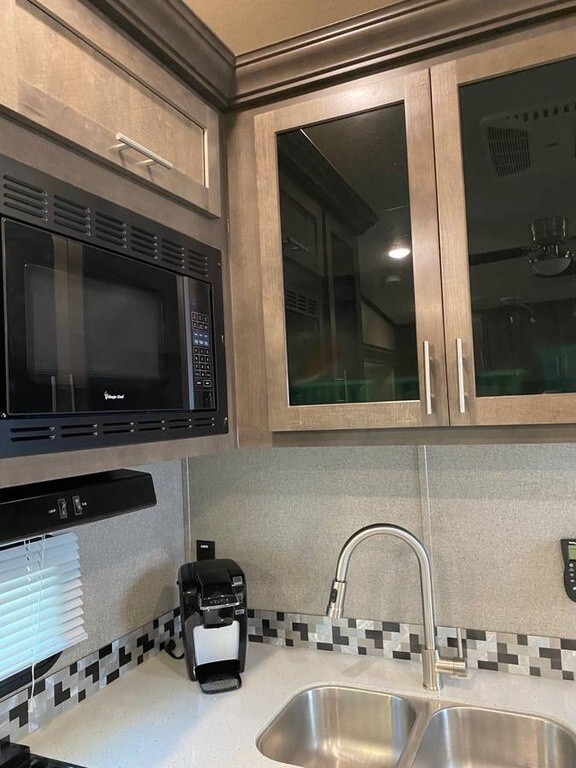 2019 Forest River Rockwood Ultra Lite FW Fifth Wheel