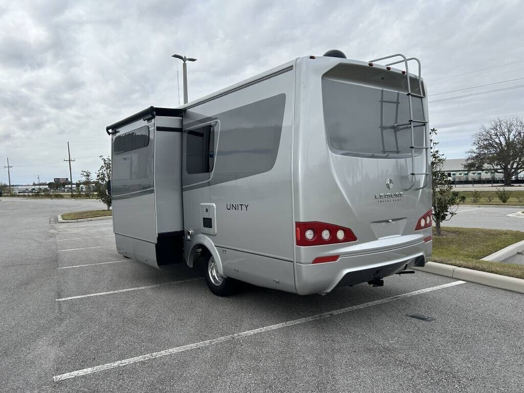 2019 Leisure Travel UNITY U24MB