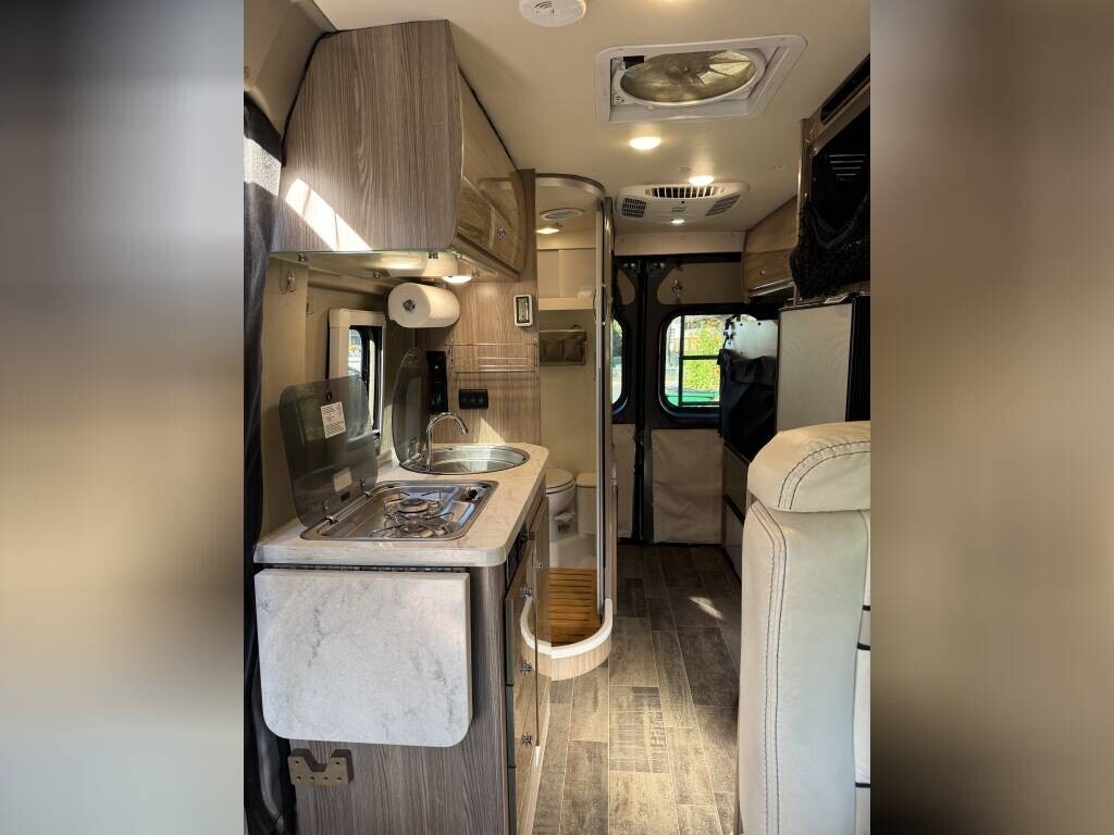 2019 Winnebago TRAVATO 59G