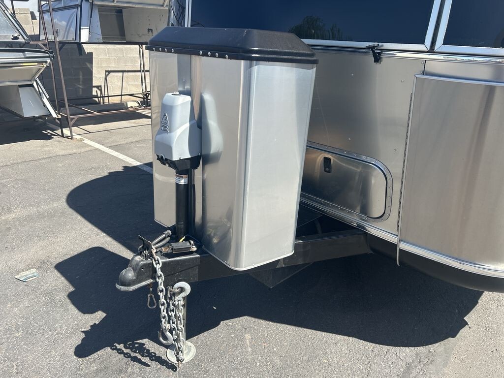 2020 Airstream 33FBQ Classic