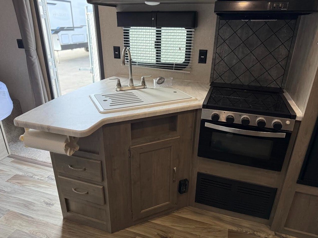 2020 Palomino Puma XLE Lite Toy Hauler