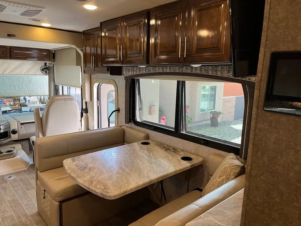 2020 Thor Motor Coach Miramar Class A Motorhome