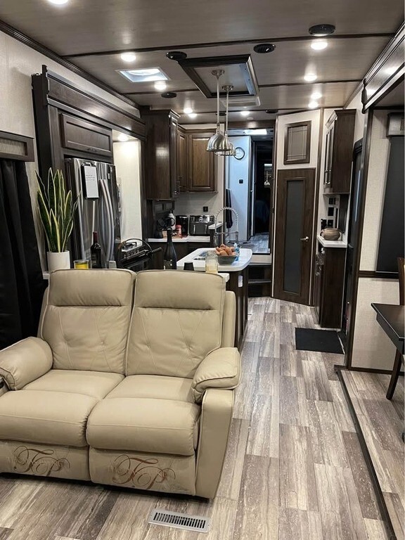 2021 Dutchmen Yukon Fifth Wheel