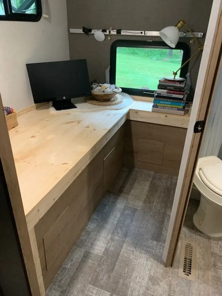 2021 Winnebago Minnie Travel Trailer