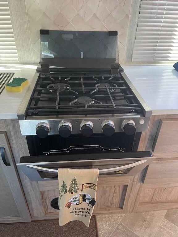 2022 Palomino SolAire Ultra Lite Travel Trailer