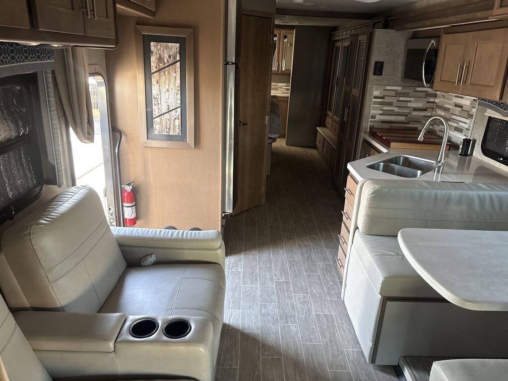 2022 Thor Motor Coach Omni