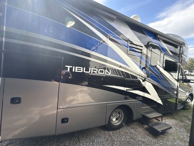 2022 Thor Motor Coach Tiburon