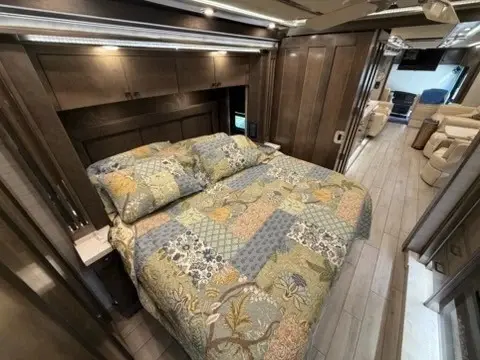 2022 Tiffin Motorhomes Zephyr Motorized Class A