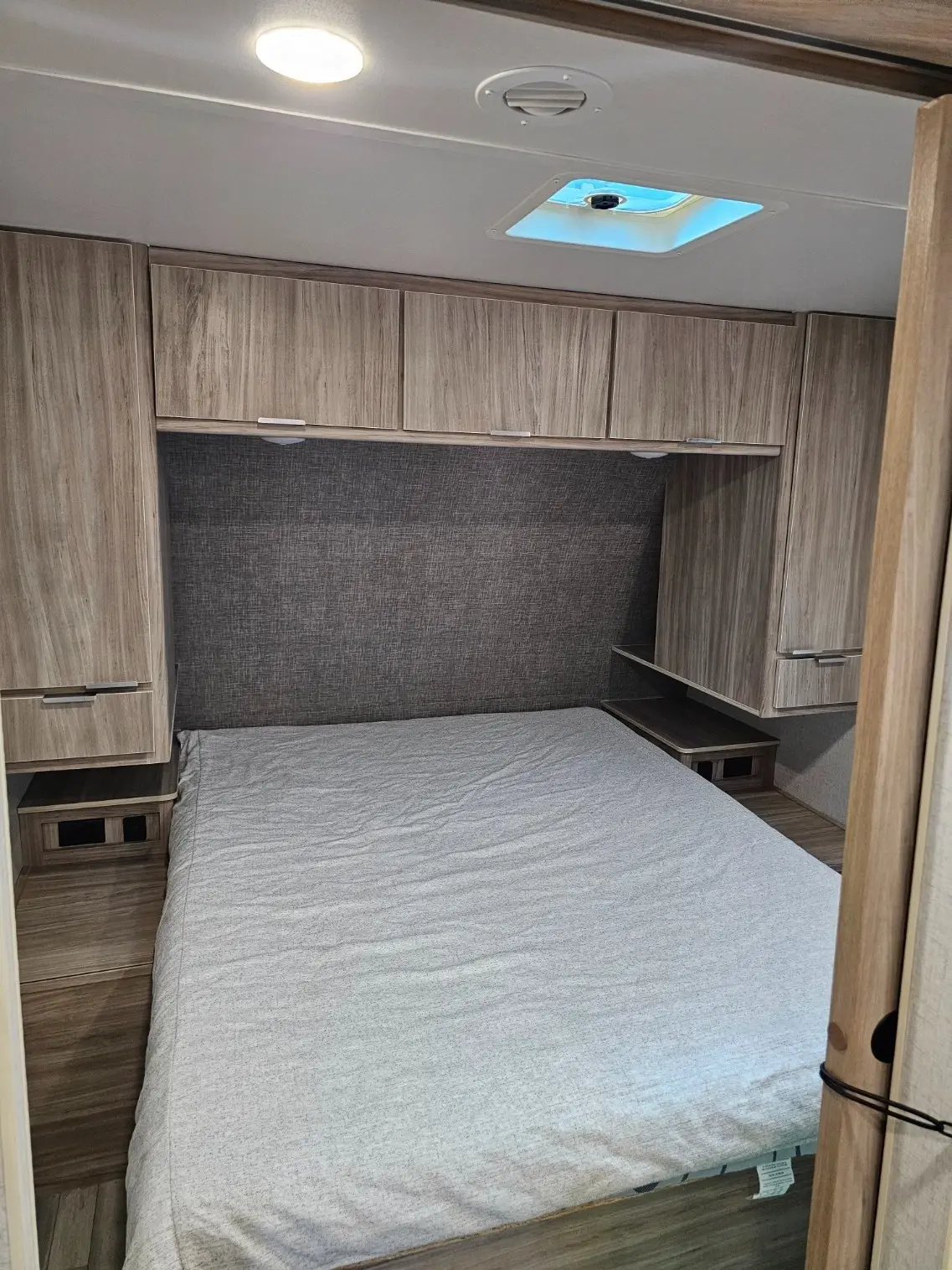 2022 Winnebago 2301 BHS Travel Trailer