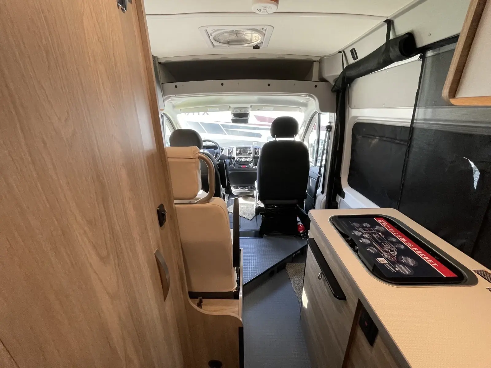 2022 Winnebago 59p