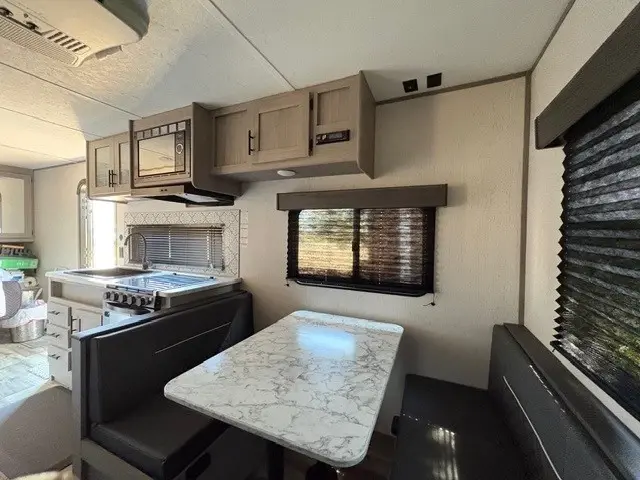 2023 Dutchmen Coleman Lantern LT Travel Trailer