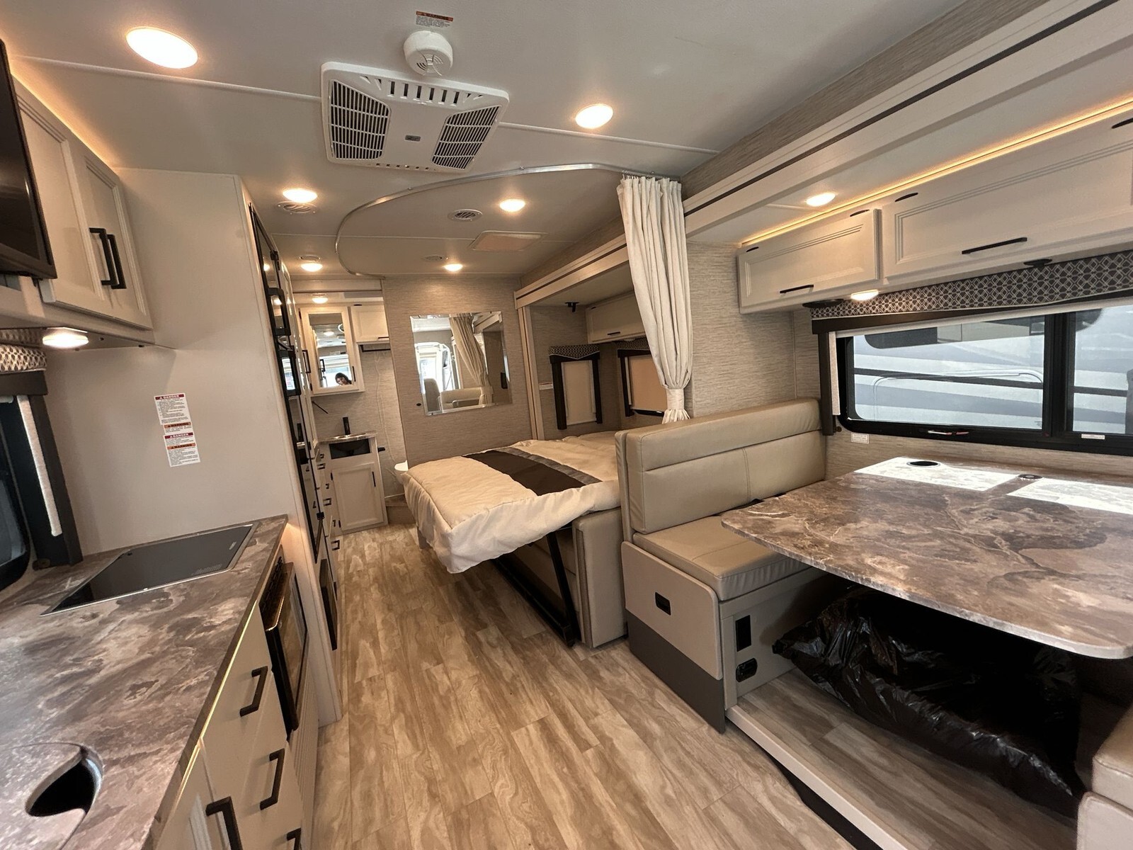 2023 Thor Motor Coach Axis