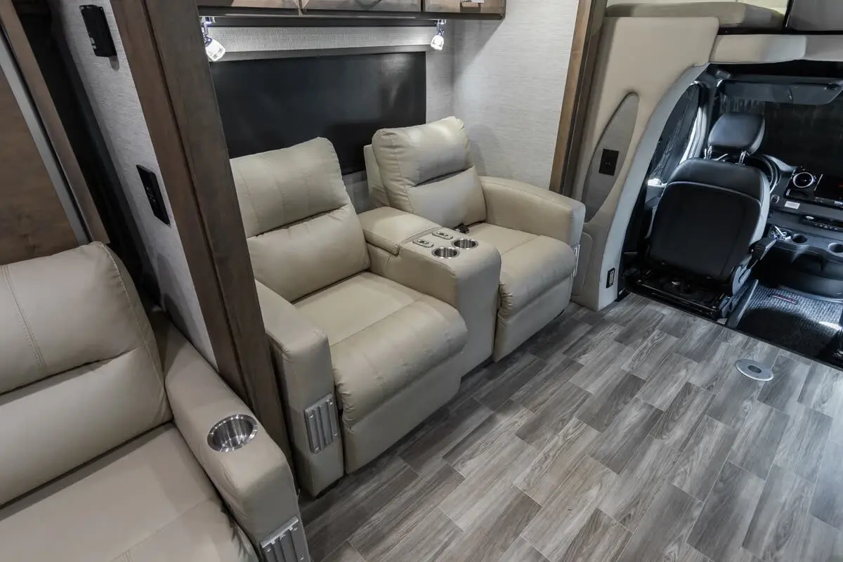 2023 Tiffin Motorhomes Wayfarer