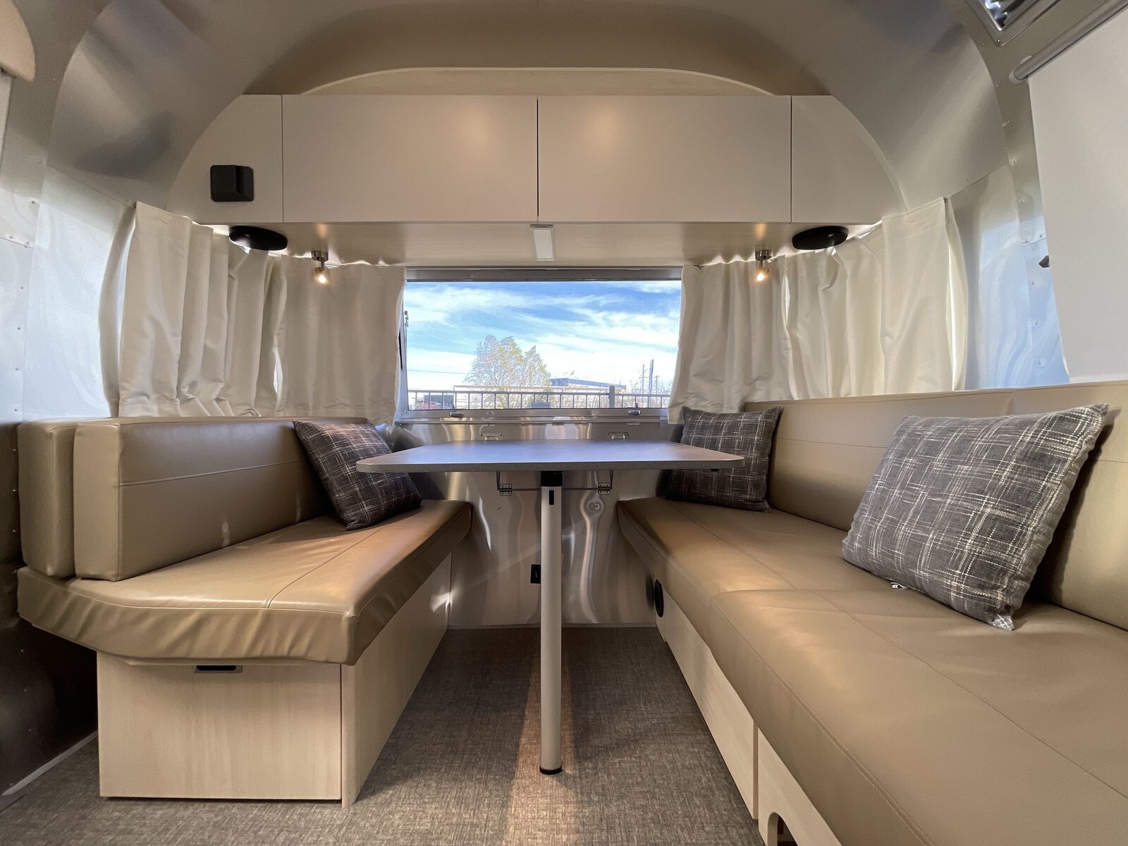 2024 Airstream Flying Cloud