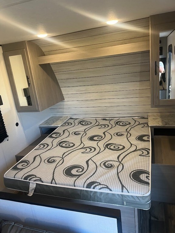 2024 Dutchmen Coleman Lantern LT Travel Trailer