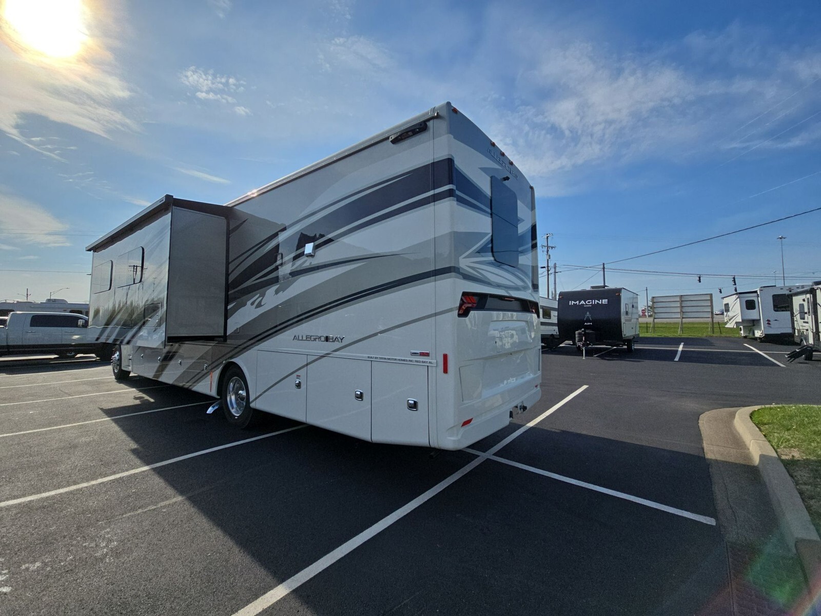 2025 Tiffin Motorhomes Allegro Bay