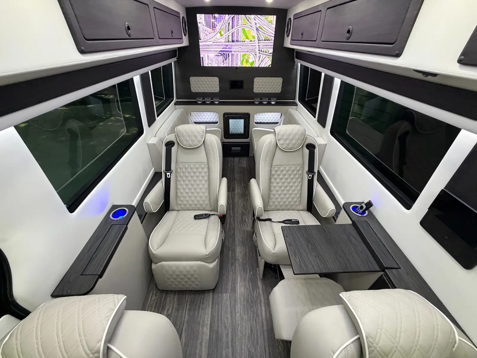2026 Mercedes-Benz vDrive 10OB Luxury Transport